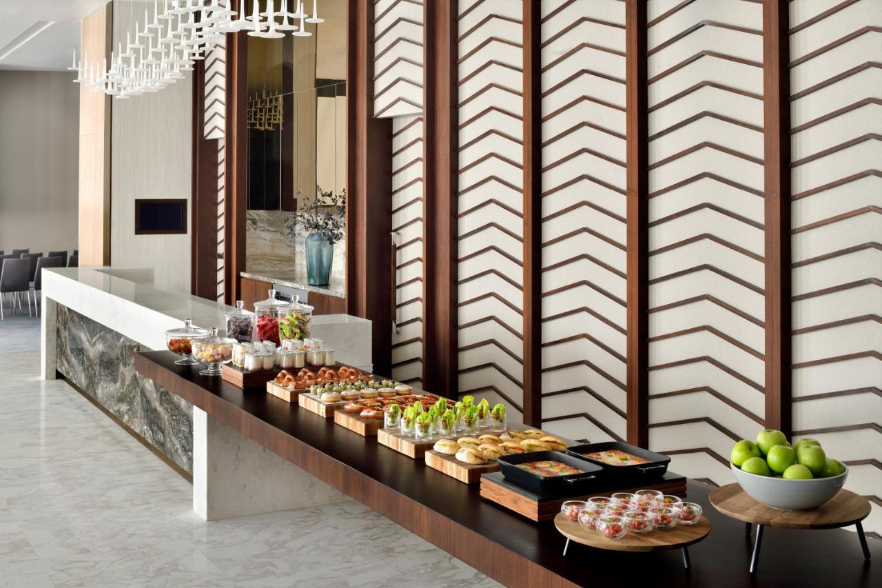 Address Sky View, Downtown Dubai Hotel Exterior foto The buffet at the hotel