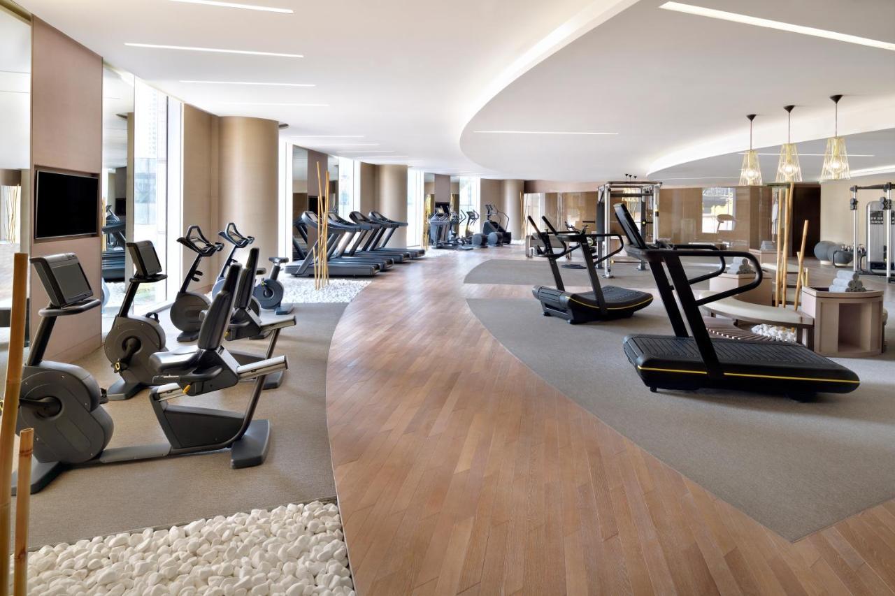 Address Sky View, Downtown Dubai Hotel Exterior foto The gym at The Dorchester